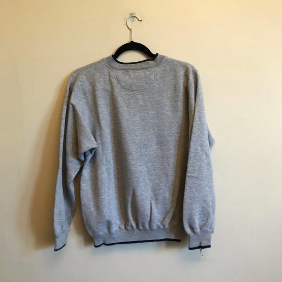 Disney M Vintage 90s Mickey & Co. Gray Men’s sweatshirt - Picture 7 of 9